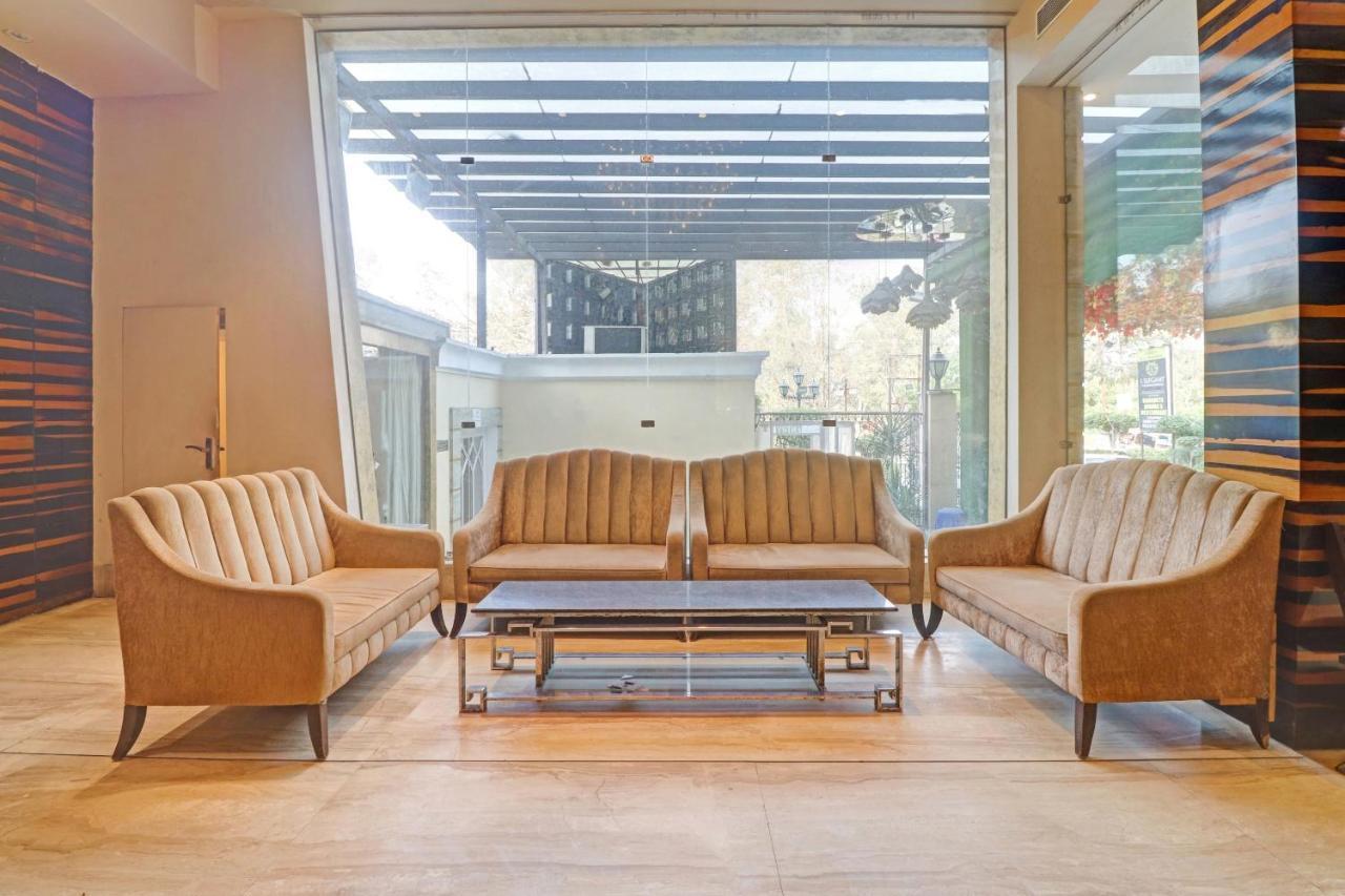 Oyo Townhouse 934 L'Elegant Hotel & Banquetby Ace Manor 가지아바드 외부 사진
