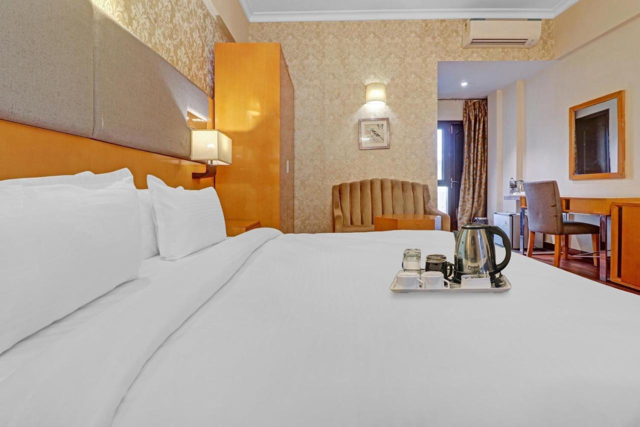 Oyo Townhouse 934 L'Elegant Hotel & Banquetby Ace Manor 가지아바드 외부 사진