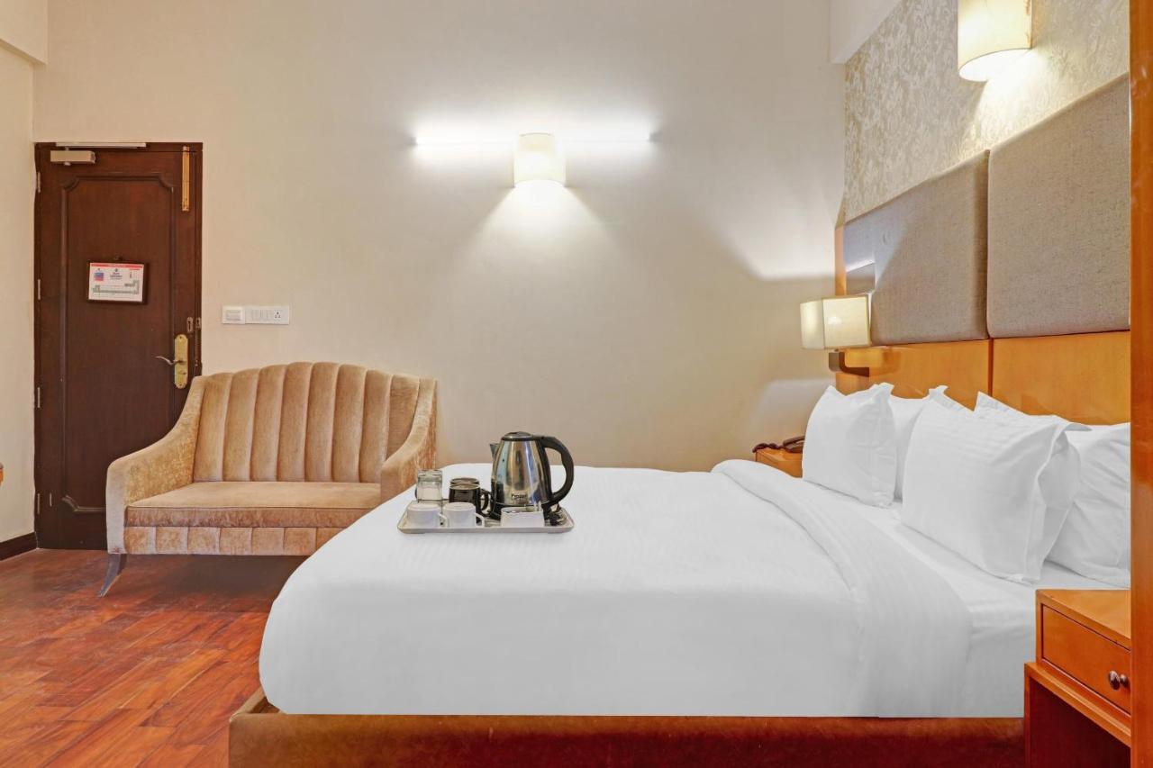 Oyo Townhouse 934 L'Elegant Hotel & Banquetby Ace Manor 가지아바드 외부 사진