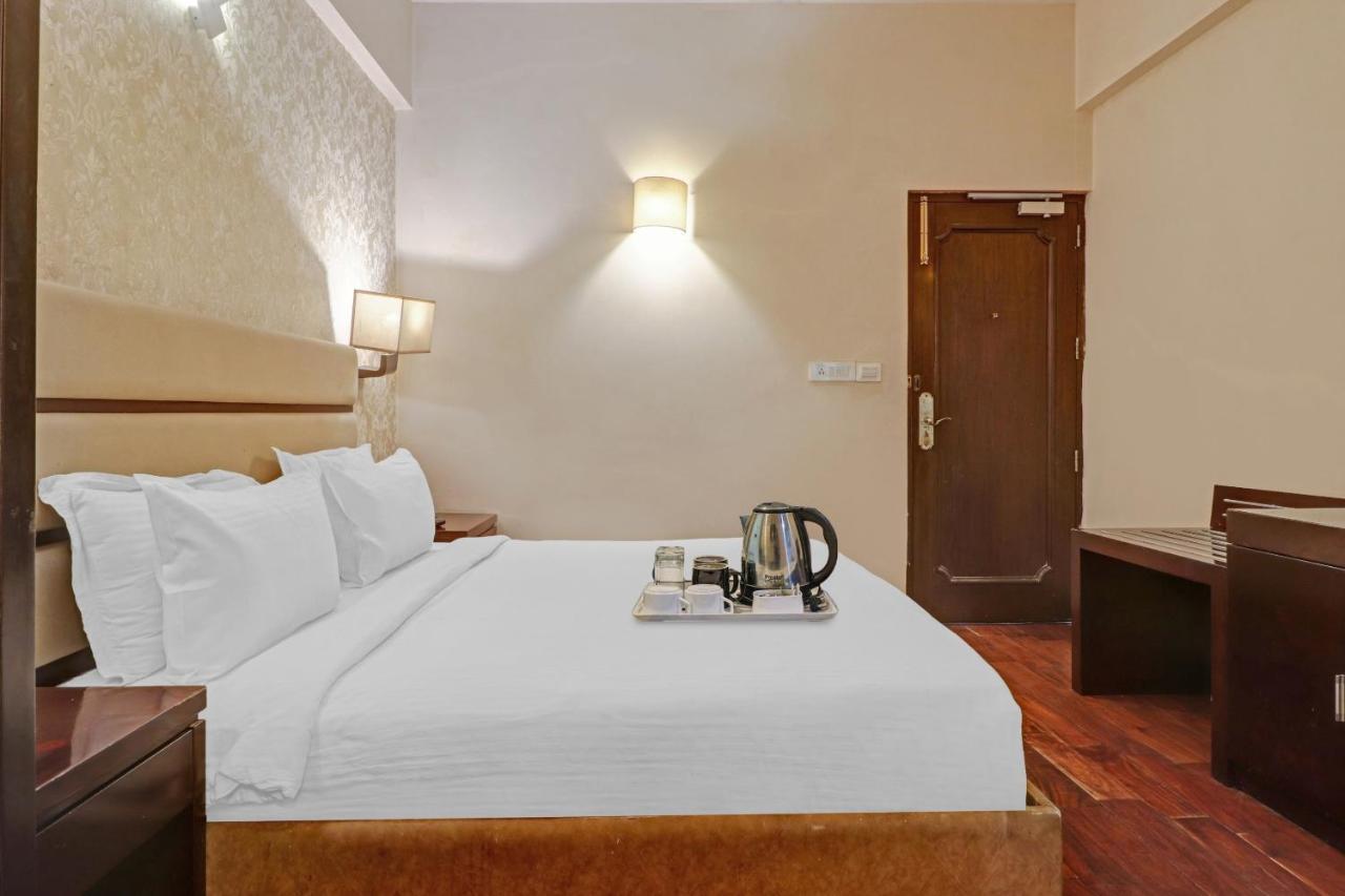 Oyo Townhouse 934 L'Elegant Hotel & Banquetby Ace Manor 가지아바드 외부 사진