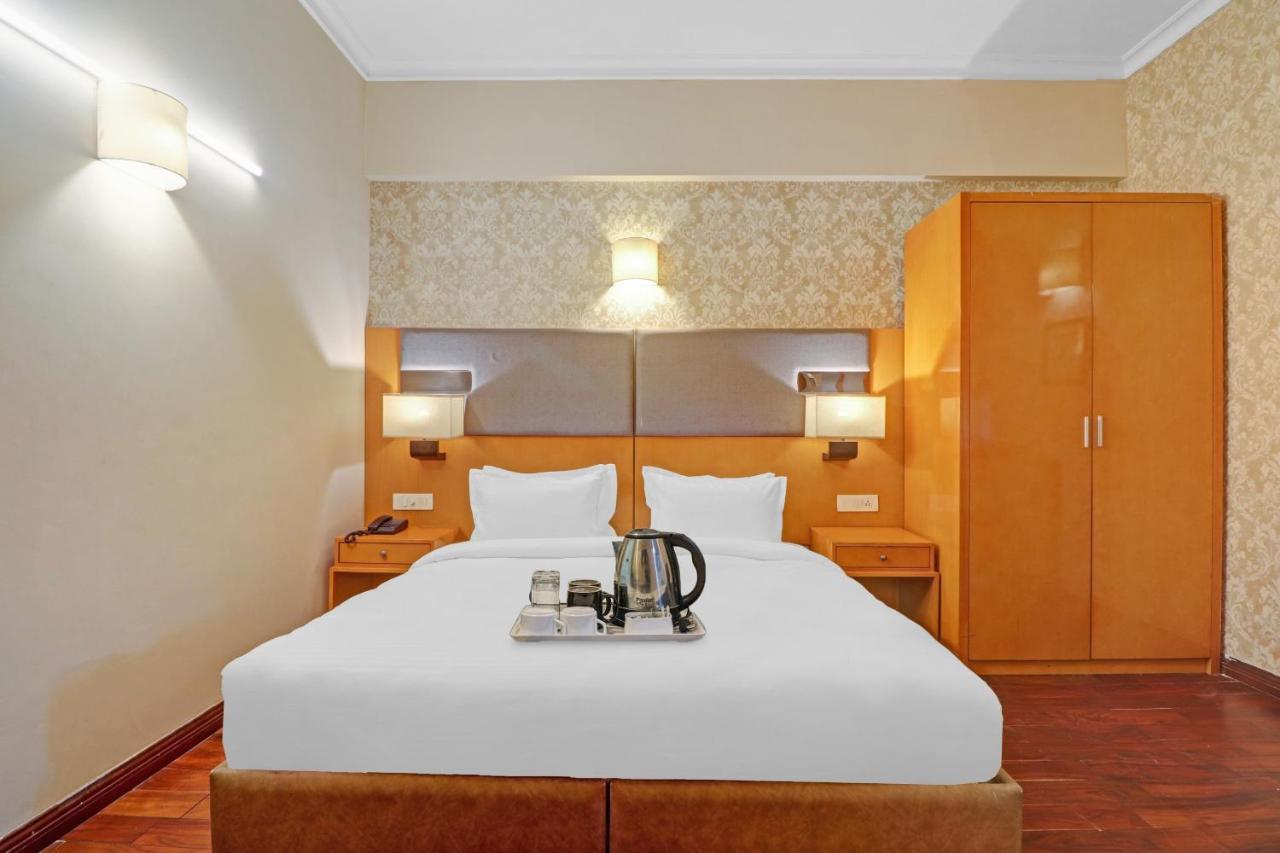 Oyo Townhouse 934 L'Elegant Hotel & Banquetby Ace Manor 가지아바드 외부 사진