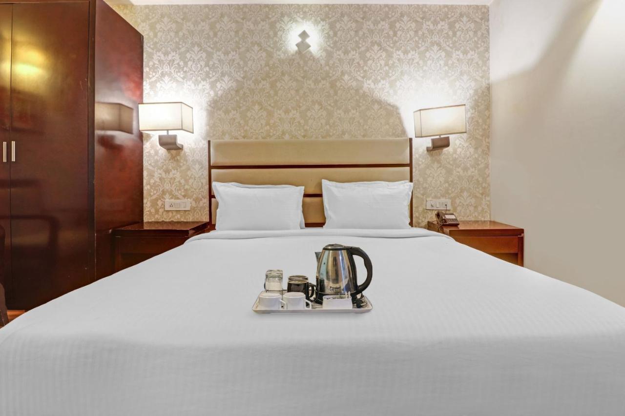 Oyo Townhouse 934 L'Elegant Hotel & Banquetby Ace Manor 가지아바드 외부 사진